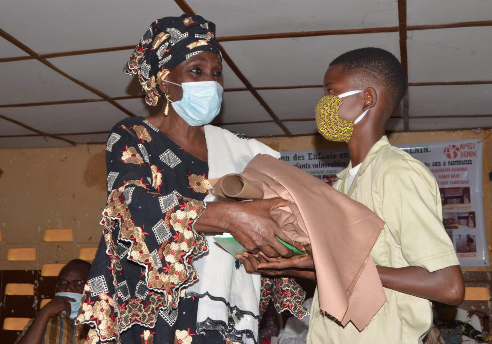 02 Cérémonie de remises des fournitures scolaires à l'APEED